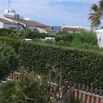 Estrellas 度假居 *